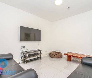 6 bed Semi-Detached House for Rent - Photo 1