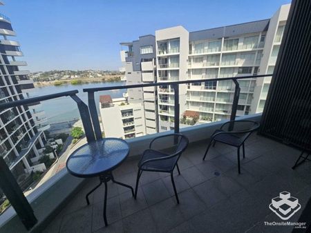 PROXIMITY HAMILTON PORT-SIDE STYLISH HARBOUR-SIDE LIVING! Unfurnished 1Bed Apt - Photo 4