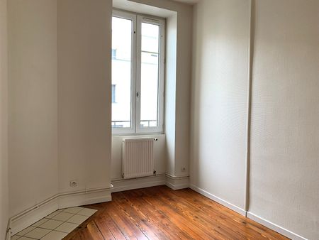 ST MICHEL / PLACE DU 3O OCTOBRE – T2 – 43.36 M² - Photo 2