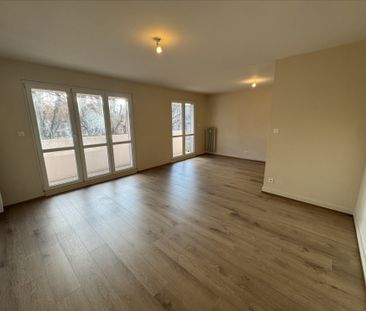 Location Appartement 5 pièces 98m² - Photo 2