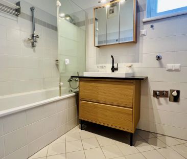 8Min zur U2 - helle 3-Zimmer-DG-Wohnung - sonnige Terrasse - teilmöbliert - Tiefgarage - top Anbindung - Photo 6