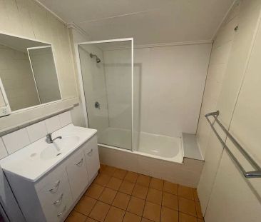 “Taringa 4 bedroom house” - Photo 2