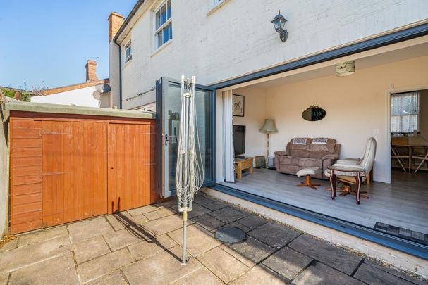 2 bedroom cottage to rent - Photo 1