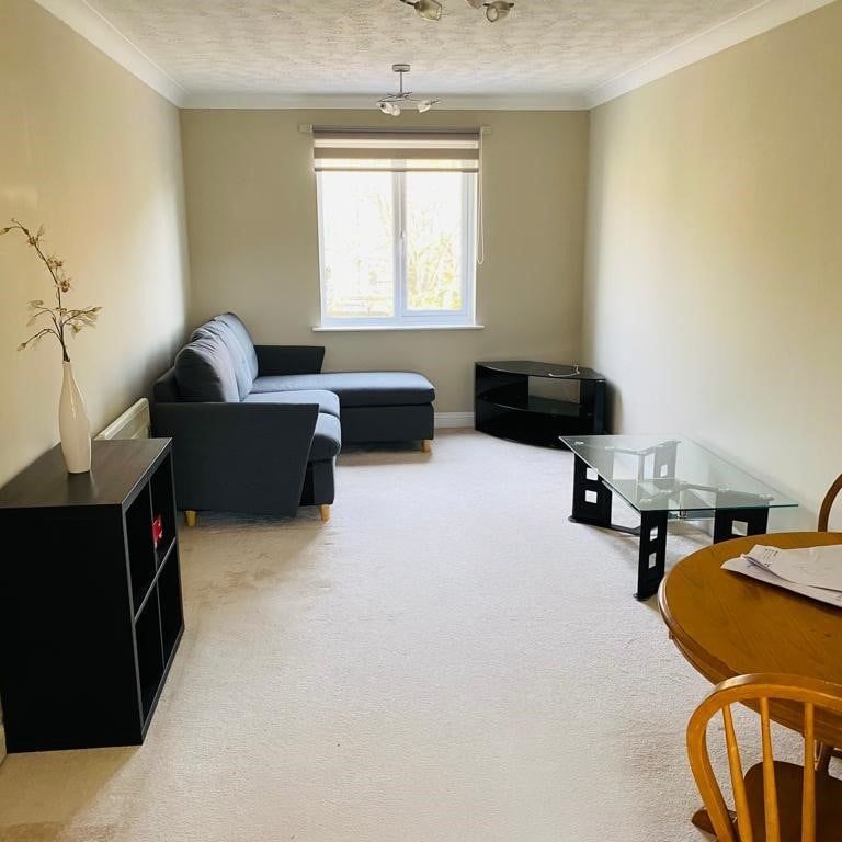 2 Bed Flat, Greys Court, RG1 - Photo 1