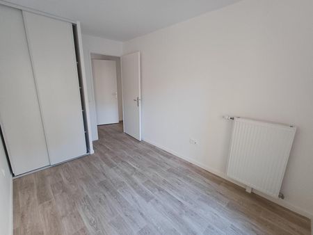 location Appartement T4 DE 76.6m² À BOBIGNY - Photo 4