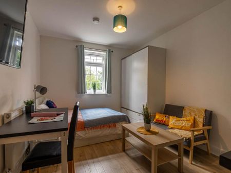 Studio to rent - Photo 2