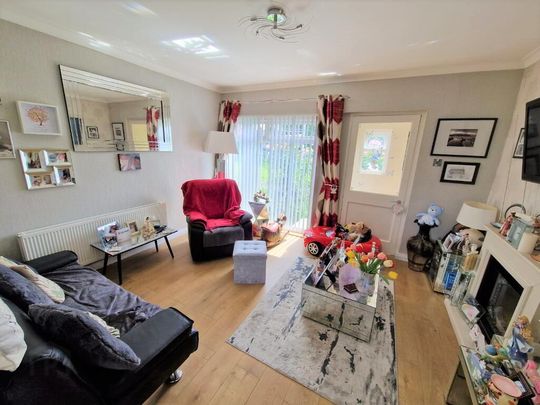 5 Whinfield Walk, Carrickfergus, BT38 8HL - Photo 1