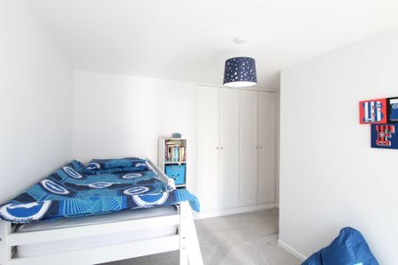 Rolfe Drive, Burgess Hill, RH15 - Photo 2