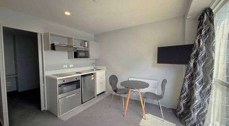 AUCKLAND CITY, 2 BEDROOMS - Photo 5