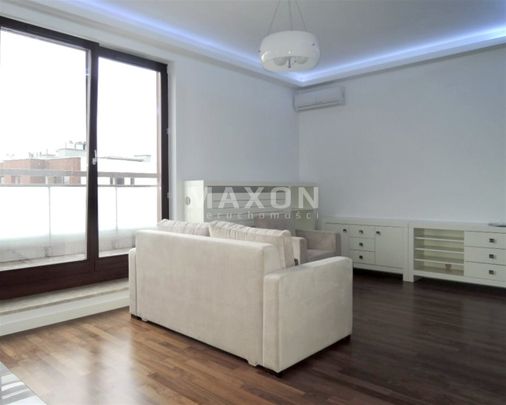 Apartament tuż przy stacji metra. - Photo 1