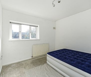 Terraced House to rent - Anstridge Road, London, SE9 - Photo 6