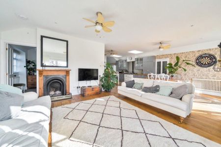 2 bedroom property to rent - Photo 2