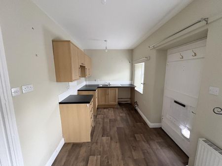 2 bedroom end of terrace house to rent - Photo 5