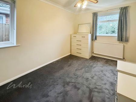 3 bedroom detached bungalow to rent - Photo 4