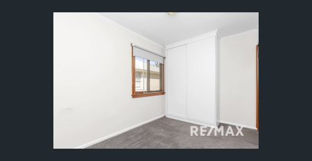 Three Bedroom Home in Mount Austin - Photo 4