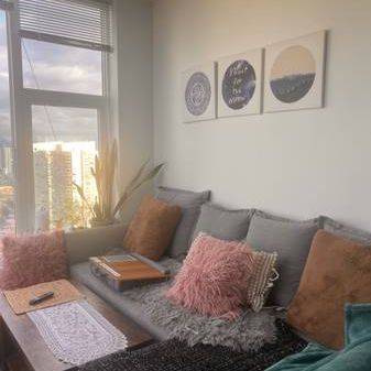 Looking for housemate for 2Bed2bath condo-Surrey-36th floor-3mins from Skytrain - Photo 4