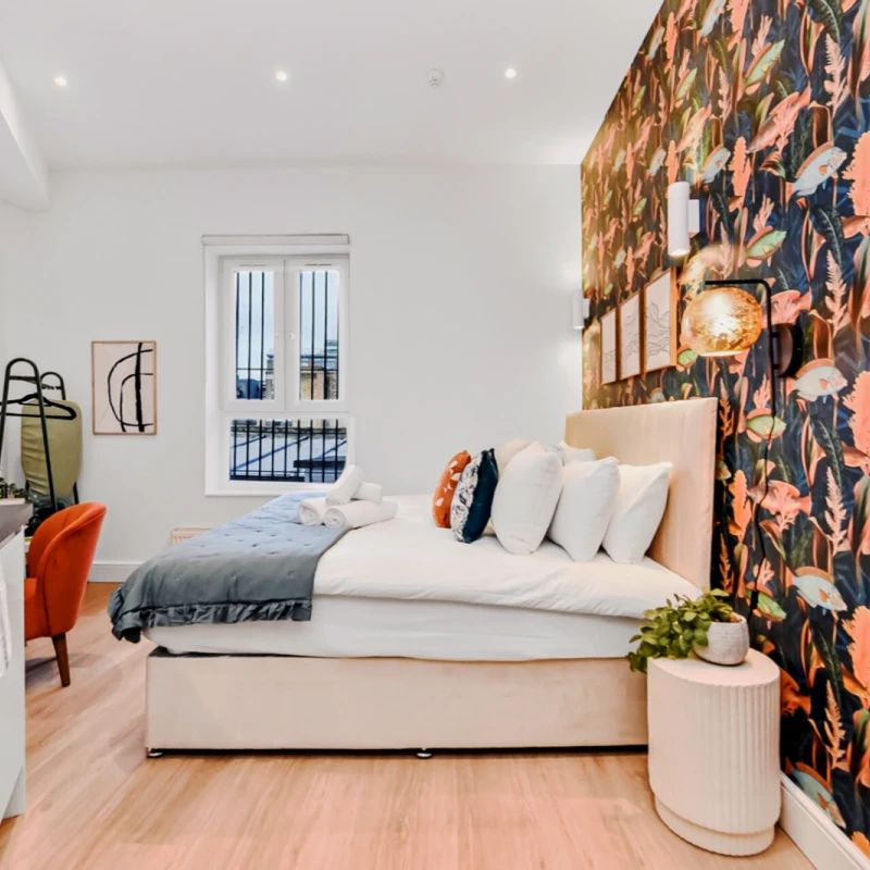 Cute & Compact—Petite Studio with Style! - Photo 1