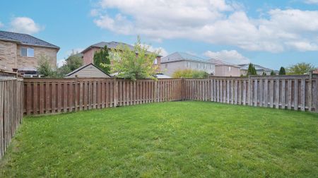 For Lease - 4783 Apple Blossom Circle, Mississauga, Ontario - Photo 2