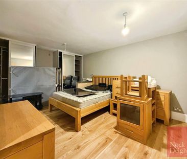3 bedroom end of terrace house to rent - Photo 2