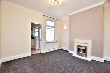 2 bedroom terraced house to rent - Photo 4