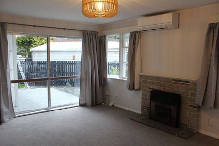 Renovated house with ample backyard & Parking - Photo 4