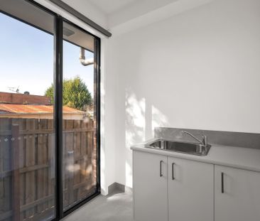 2/18 Mines Road, Ringwood - Photo 4