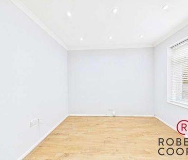 Coombe Drive, Ruislip, Middlesex, HA4 - Photo 4