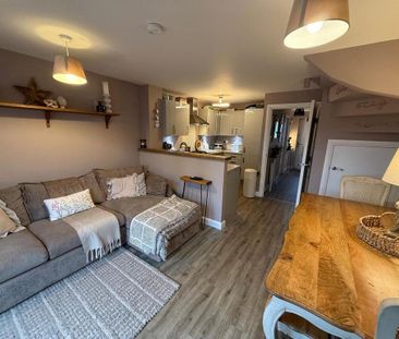 3 bedroom semi-detached house to rent - Photo 2