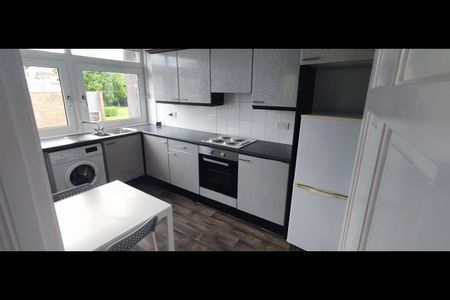 1 Bed Flat, Eglinton Court, G41 - Photo 5