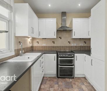 3 bedroom terraced house to rent - Photo 4