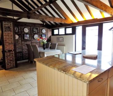 4 bedroom detached house to rent - Photo 5