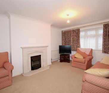 3 bedroom semi-detached house to rent - Photo 2