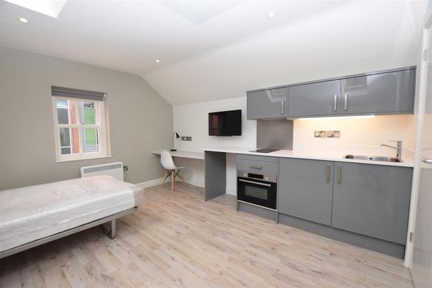 Studio to rent - Photo 1