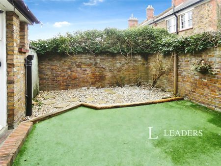 2 bedroom cottage to rent Matlock Road, Eastbourne, BN20 - Photo 4