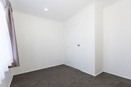 Beautiful home in a perfect location - Photo 2