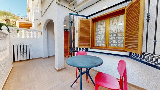 Apartamento de alquiler en Calle Islas Baleares, 46, Los Arenales del Sol - Photo 1