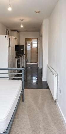 Cranford Drive, Hayes, UB3 - Photo 1