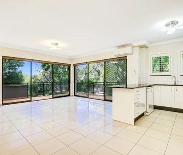 Strathfield - Photo 2