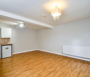 Studio to rent - Photo 6