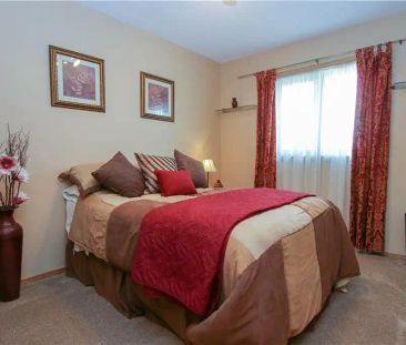 2 Upstair Rooms in an air conditioned house — 2 Bedrooms Room For Rent - Photo 1