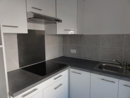 Location Appartement 2 pièces 37m² LE CREUSOT 71200 - Photo 2