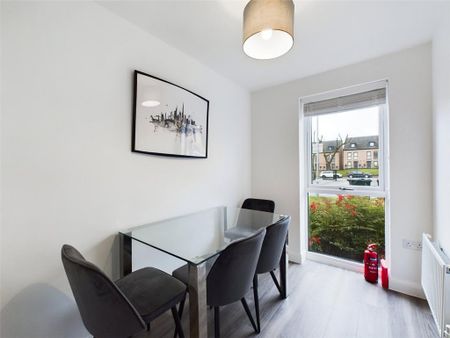 4 bedroom apartment to rent - Photo 2