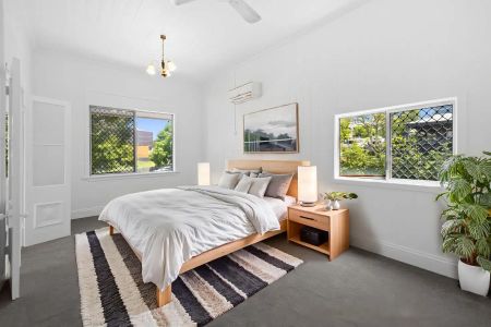 “Freshly Renovated Character Home in Prime Dutton Park Location” - Photo 4