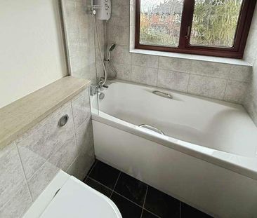 Granville Gardens, Hinckley, LE10 - Photo 3