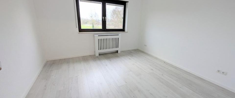 Erstbezug nach Renovierung - Exklusive lichtdurchflutete 3-Zi-Wohnung mit Blick ins Grüne - Foto 1