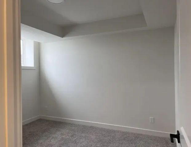 Spacious 2 BD Legal Basement Apartment for Rent - Prime Location,Move-In Ready! | Calgary - Photo 1