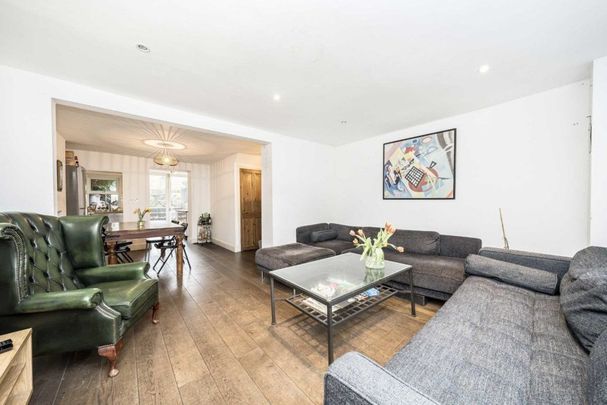 Albion Terrace, London Fields, E8 - Photo 1