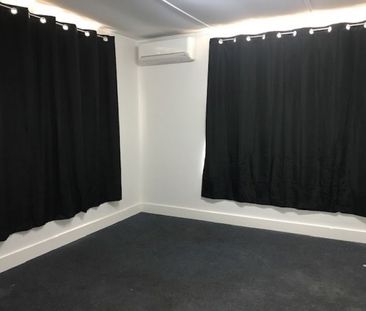 Large 2 Bedroom unit - Close to town - Photo 1