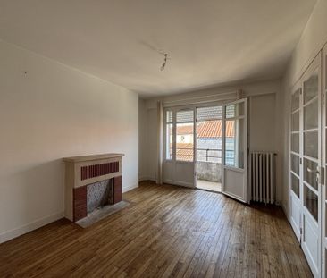 Location Appartement 3 pièces 79m² POITIERS 86000 - Photo 2