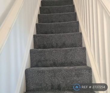 2 bedroom end of terrace house to rent - Photo 5